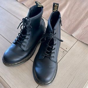 Dr. Martens unisex kids boots